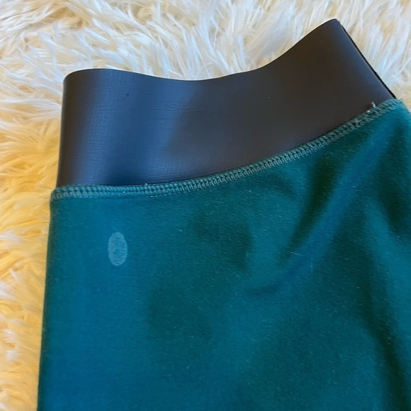 Zella emerald green cropped leggings faux leather waistband size XS‎ - Picture 6 of 8